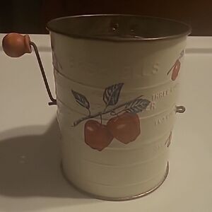 Vintage Flour Sifter with Apple Design